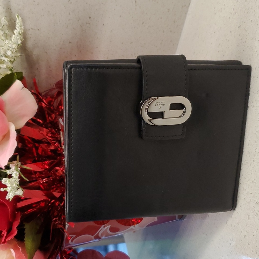 Black Men's Leather Snap Wallet with Silver Hardware